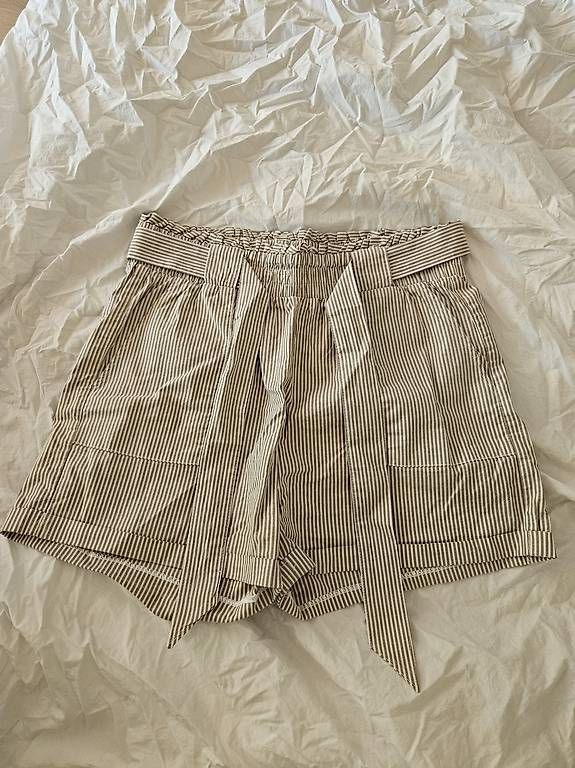 Pantaloni: Only Shorts Grösse XL (Beige) – Usato da Schaffhausen venduto da tanja.herzog93 1