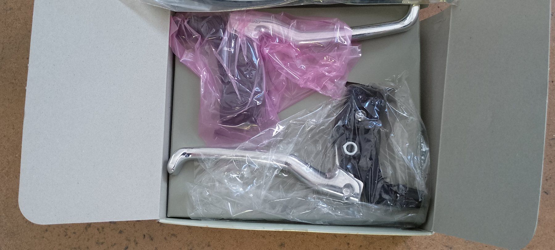 Shimano Pièces détachées: Shimano Deore MT62 4-Finger Bremshebelset – Neuf avec emballage d'origine à Lohn-Ammannsegg par analogis 1