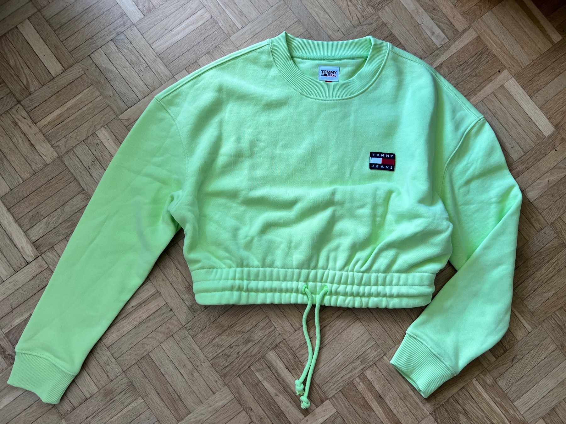 Tommy Hilfiger T-Shirts: Tommy Jeans cropped Sweatshirt / Grösse L – Neu (gemäss Beschreibung) aus Effretikon von YaMn 4