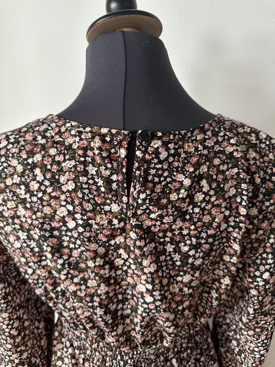 Vestiti: Kleid Blumenmuster schwarz  – Usato da Wohlen AG venduto da jes_9c79 2