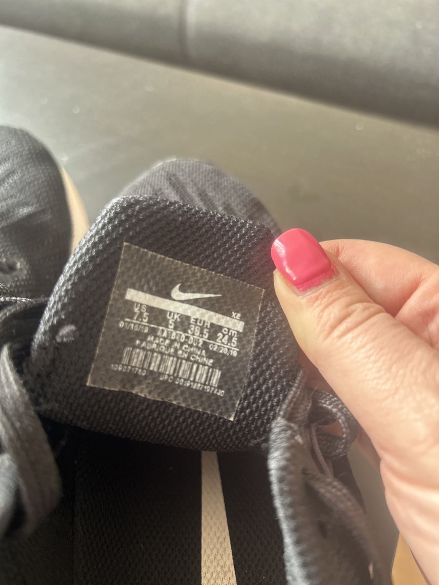 Scarpe da donna: Nike Schuhe gr.38,5 – Usato da Oberdorf BL venduto da Luka02 4