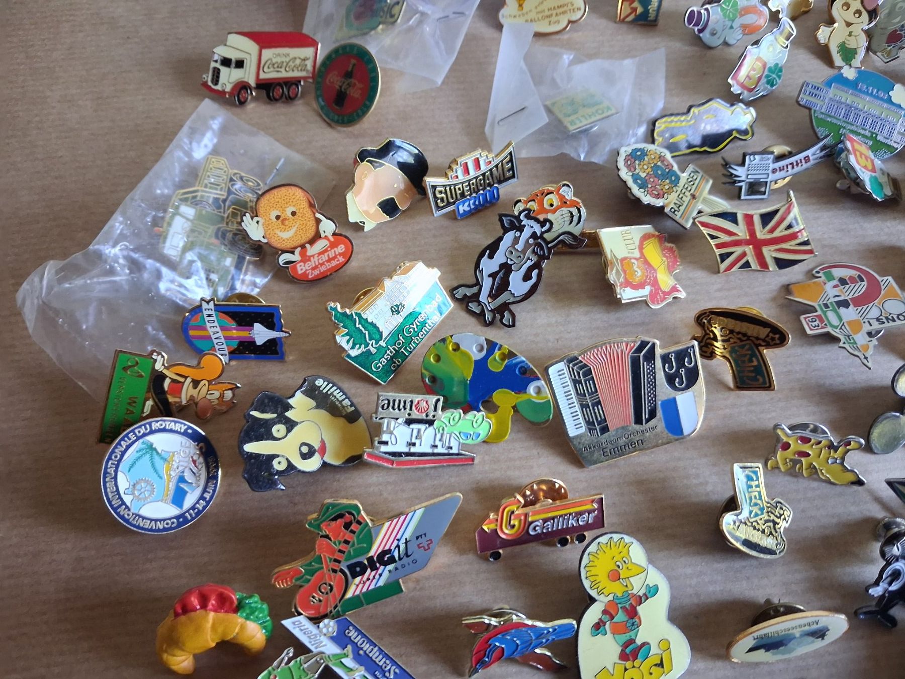 Placchette & Badge: a/ 100+ Pins mit Verschluss – Usato da Hagendorn venduto da siwasi3 8