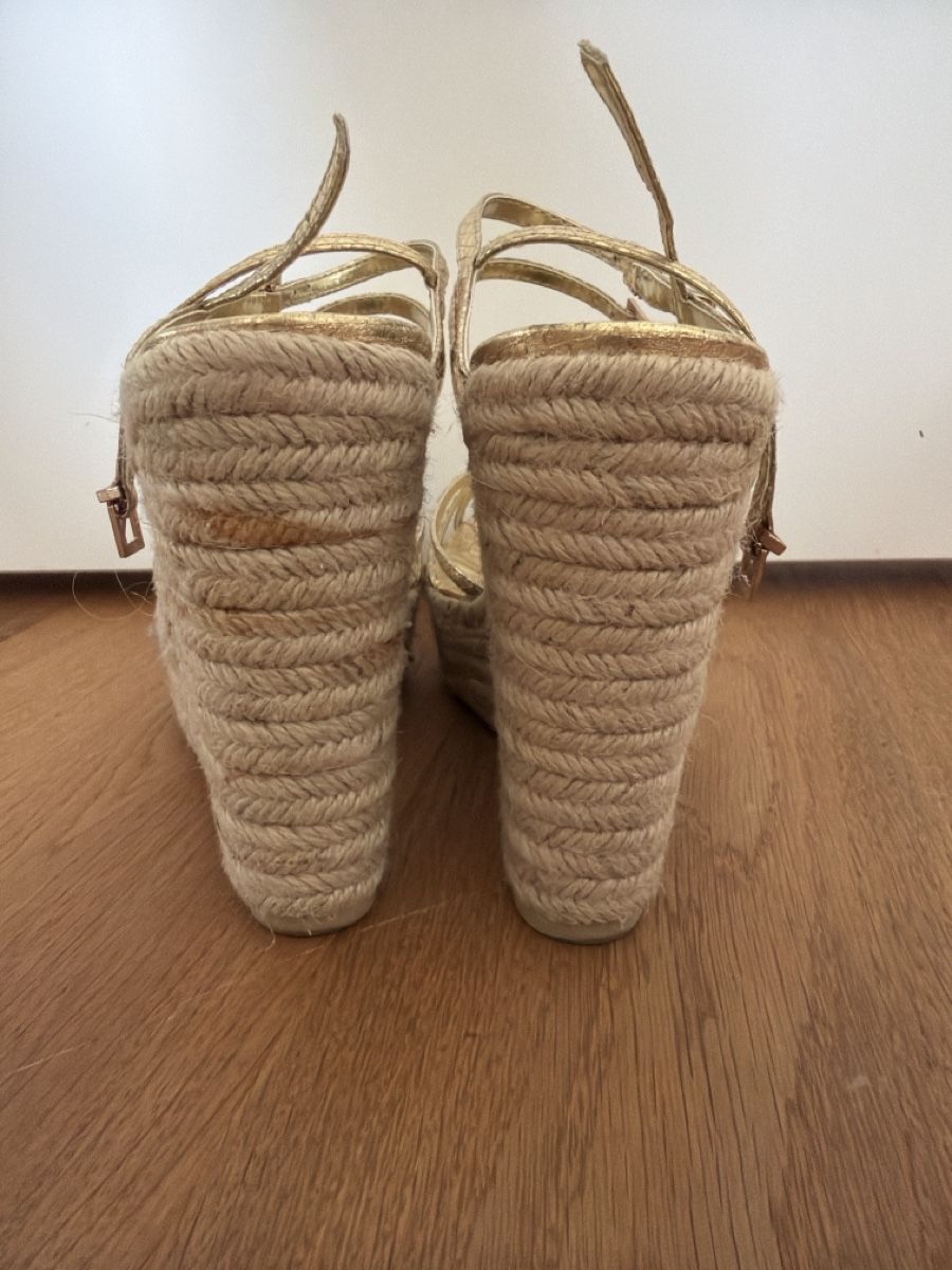 Zara Scarpe da donna: Gold Espadrille Wedge Sandals  – Usato da Stallikon venduto da RTagel 2
