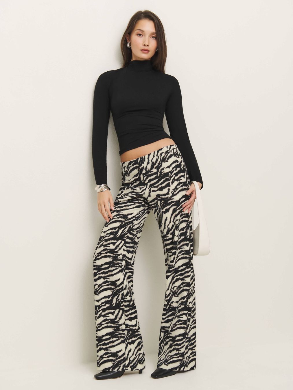Reformation Hosen: 🦓 Reformation Vida Low Rise Pant US Size 0 – Gebraucht aus Zürich von hol_bc6v