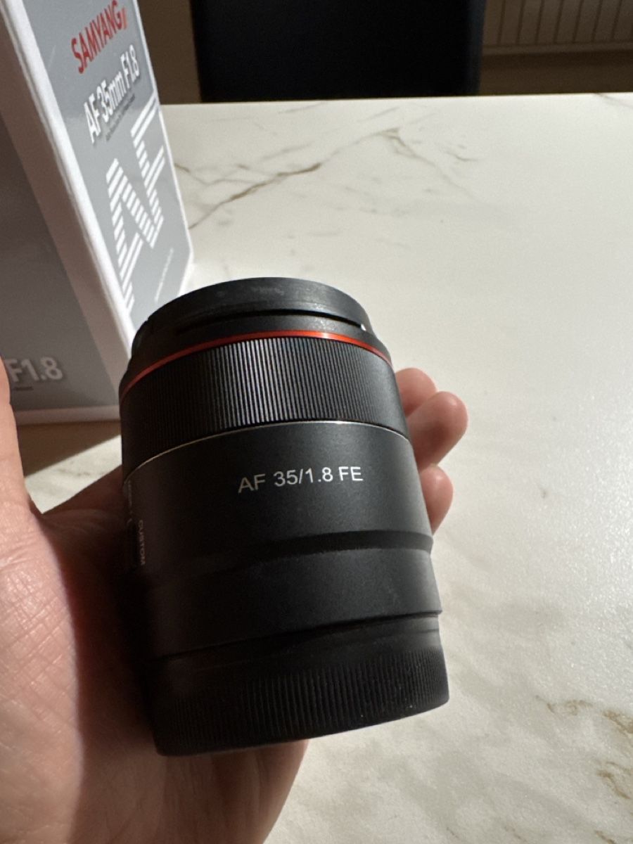 Samyang Obiettivi: Samyang AF 35mm F1.8 Sony E-Mount – Usato da Kallnach venduto da sch_f5qg 1