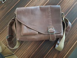 Aunts & Uncles "Judd" Ledertasche Gr.M Messenger Bag - Top!