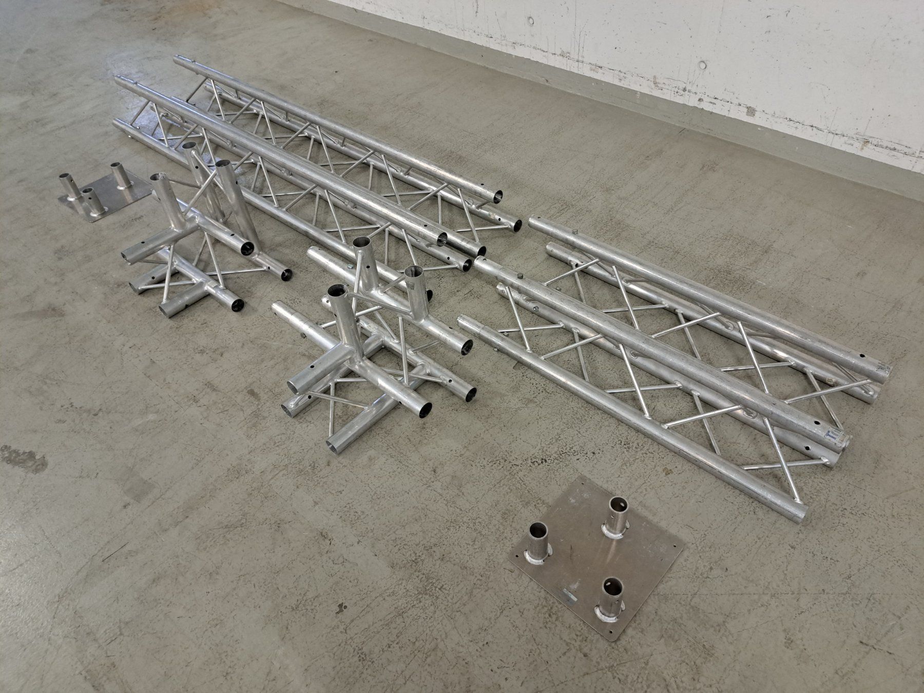 Truss: Trilite 3Punkt Traversen Set  D  achtteilig – Gebraucht aus Embrach von lichttechnik 1