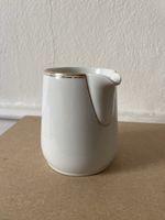 Crémier porcelaine blanc bordure or 10 cm haut