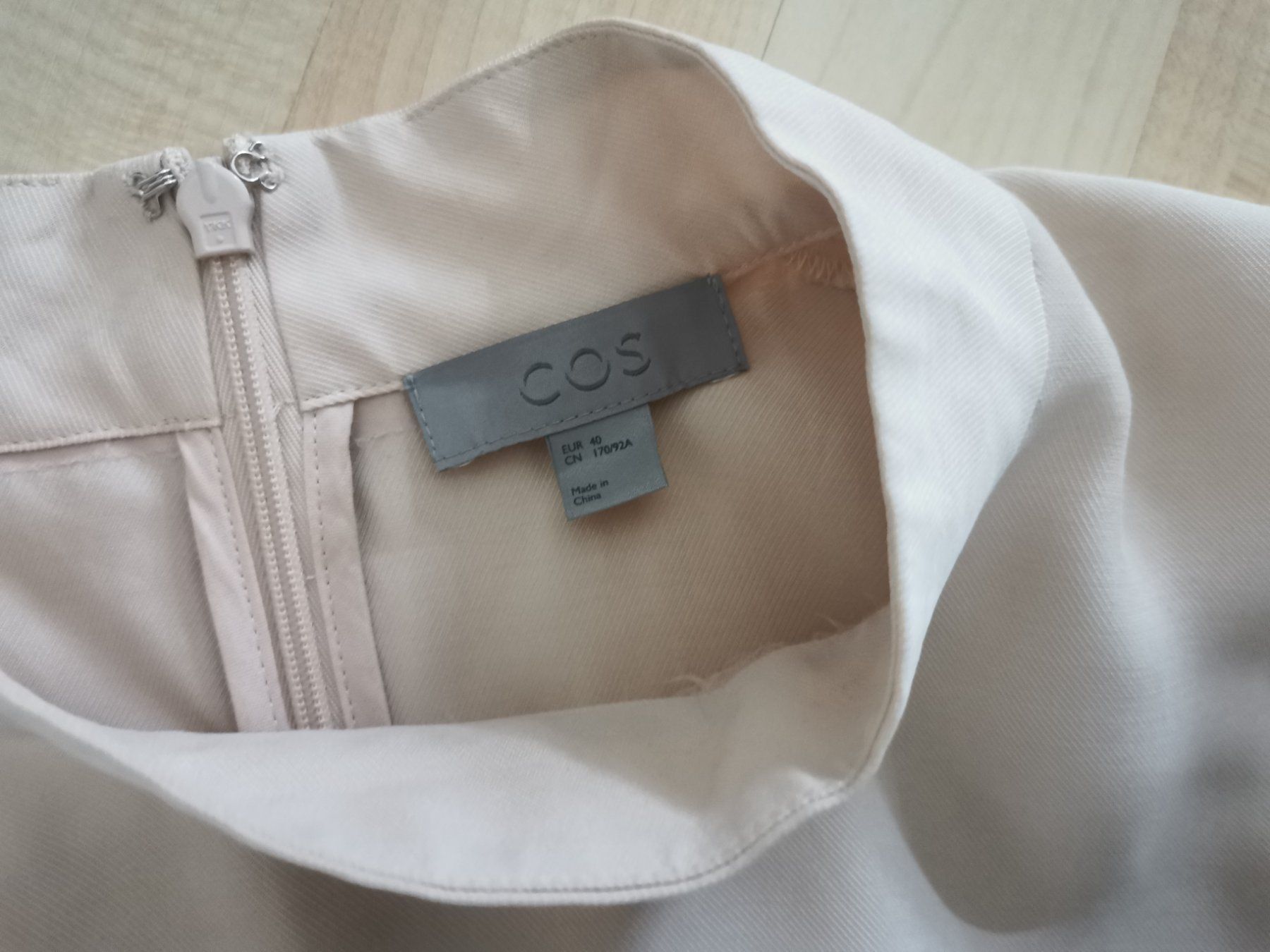 Cos Kleider: COS Kleid, Grösse M/ 40, beige, creme, Modal – Gebraucht aus Zürich von Hibiskus3 2