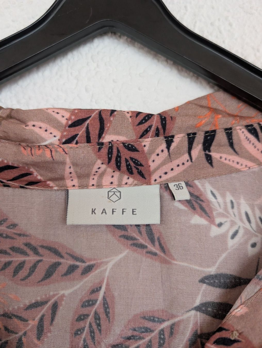 Vestiti: KAFFE Blusenkleid, Gr. 36, Herbst Look mit Blattmuster – Usato da Volketswil venduto da Thopas6871 1