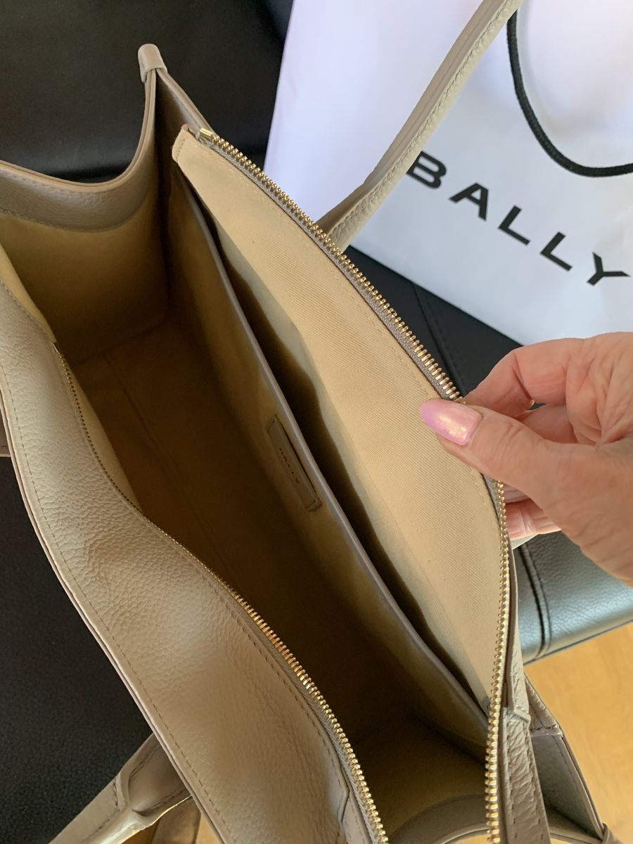 Bally Borse da donna: Bally Tasche Leder beige neu – Nuovo e nell'imballaggio originale da Sempach venduto da katzaana3 3
