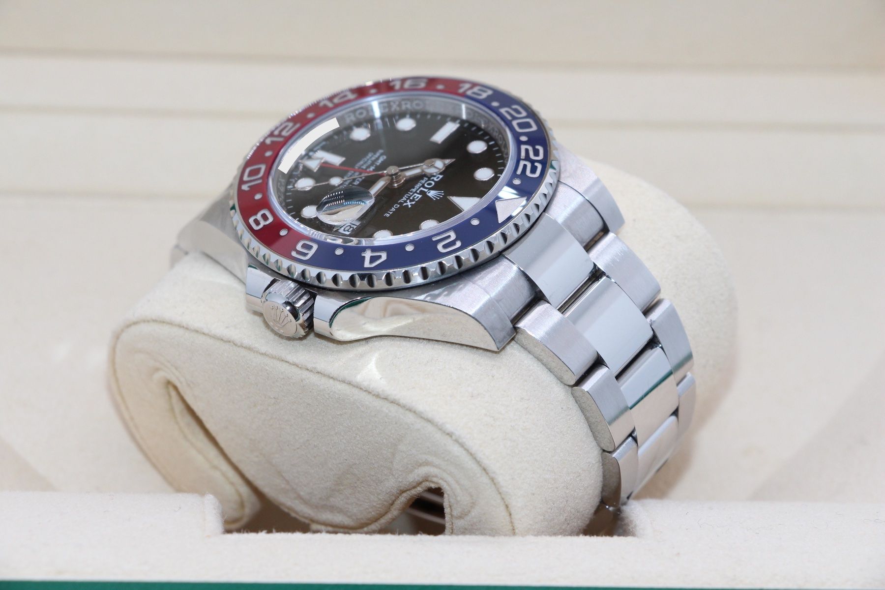 Rolex Orologi: Rolex GMT-Master II Pepsi Oyster Ref. 126710BLRO, Full-Set – Usato da Zug venduto da eMDi_Collection 6