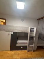 Modernes Etagenbett mit Lattenrost, Matratze + Schreibtisch