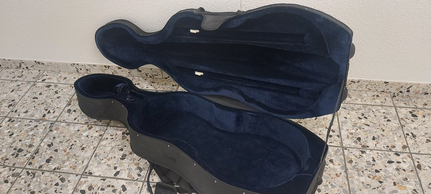 Strumenti musicali: 4/4 Cello koffer 3.6 kg.neuwertig – Usato da Glattbrugg venduto da Swissmusik 3