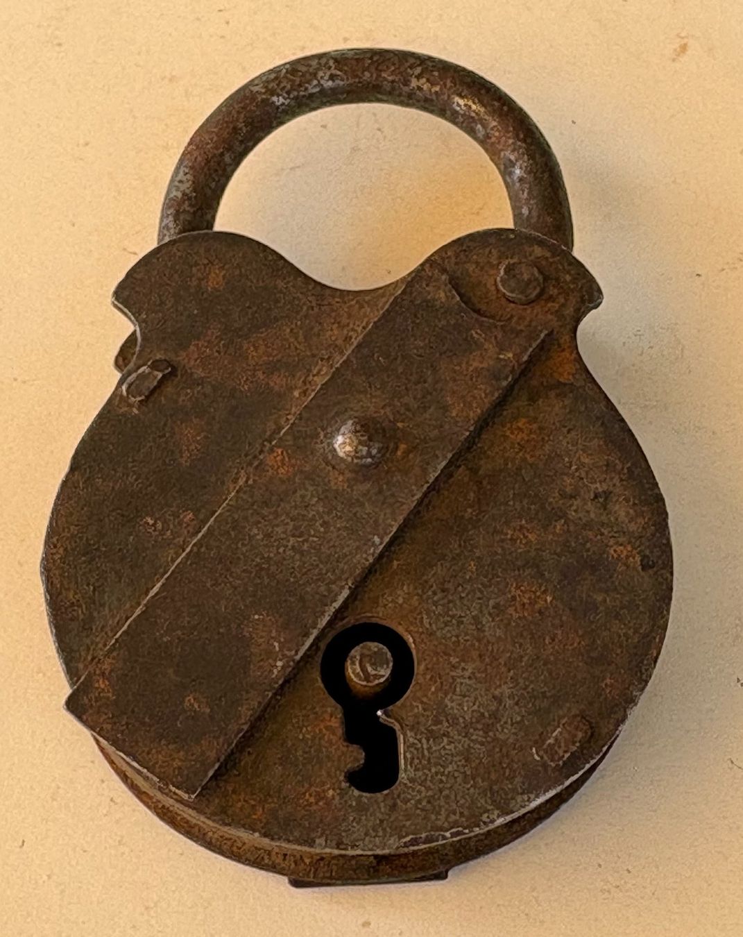 Cadenas: ANTIKES VORHÄNGESCHLOSS – Défectueux à Ostermundigen par wini63