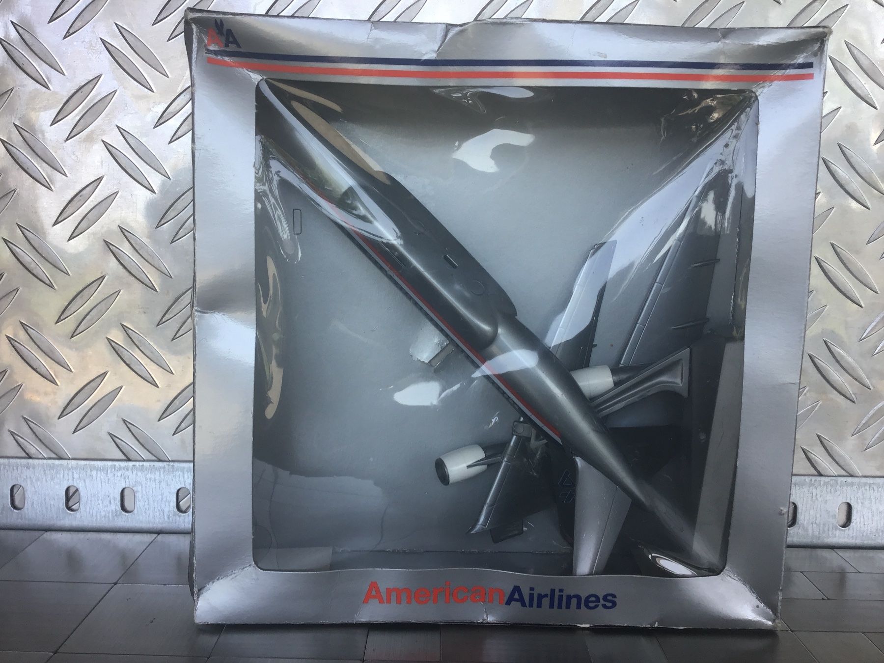 McDonnell Douglas Kit di modellismo & Modellini statici: AMERICAN  AIRLINES MCDONNEL DOUGLAS DC-10 – Usato da Männedorf venduto da Spezial-Modelle 3