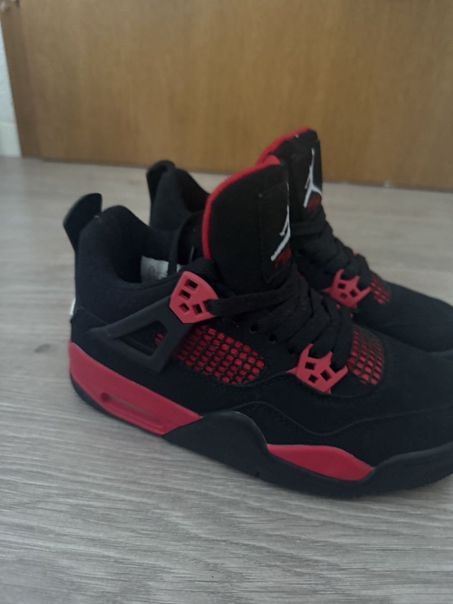 Jordan Herrenschuhe: Jordan 4 Sneaker Schwarz Rot Grösse 36 – Neu (gemäss Beschreibung) aus Boswil von virgi06 7