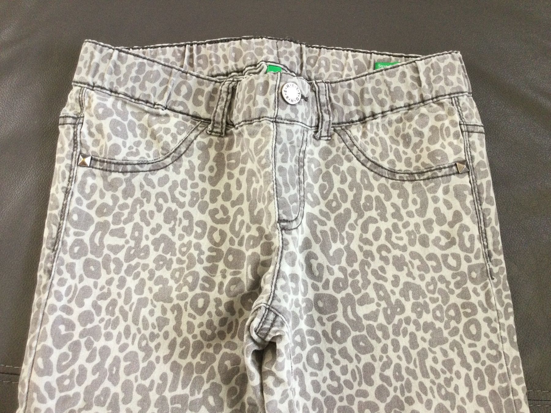Benetton Pantaloni: Sommerhose Leopardmuster – Usato da Horw venduto da Benny017 1