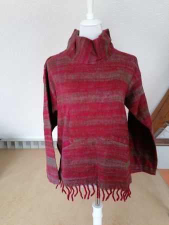 Kuscheliger Pullover Fransen rot/grün Gr. One size Boom Baba