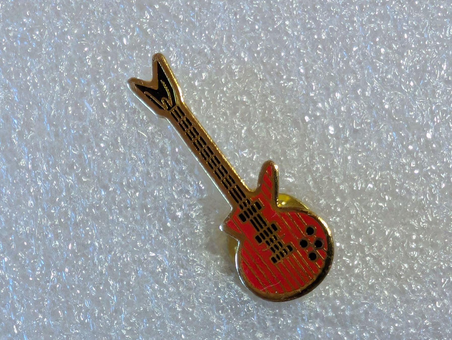 Placchette & Badge: Ansteckpin 284: Gitarre – Usato da Oppligen venduto da Pin-Fall-Shop
