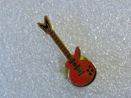 Ansteckpin 284: Gitarre