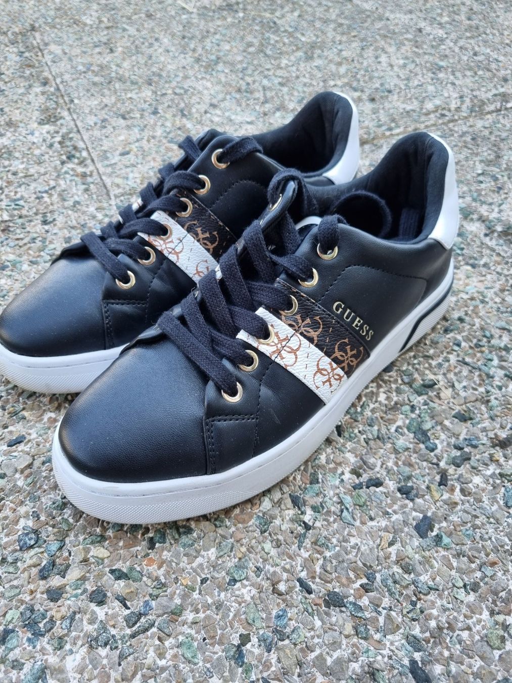 Guess Scarpe da donna: Guess Schuhe – Usato da Bülach venduto da cf96