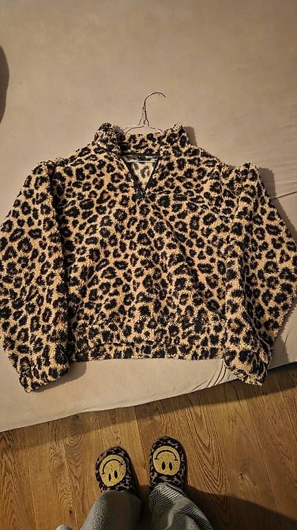 Maglioni & Felpe: teddy-fleecepullover leo gr. S – Usato da Niederwangen BE venduto da Hmela