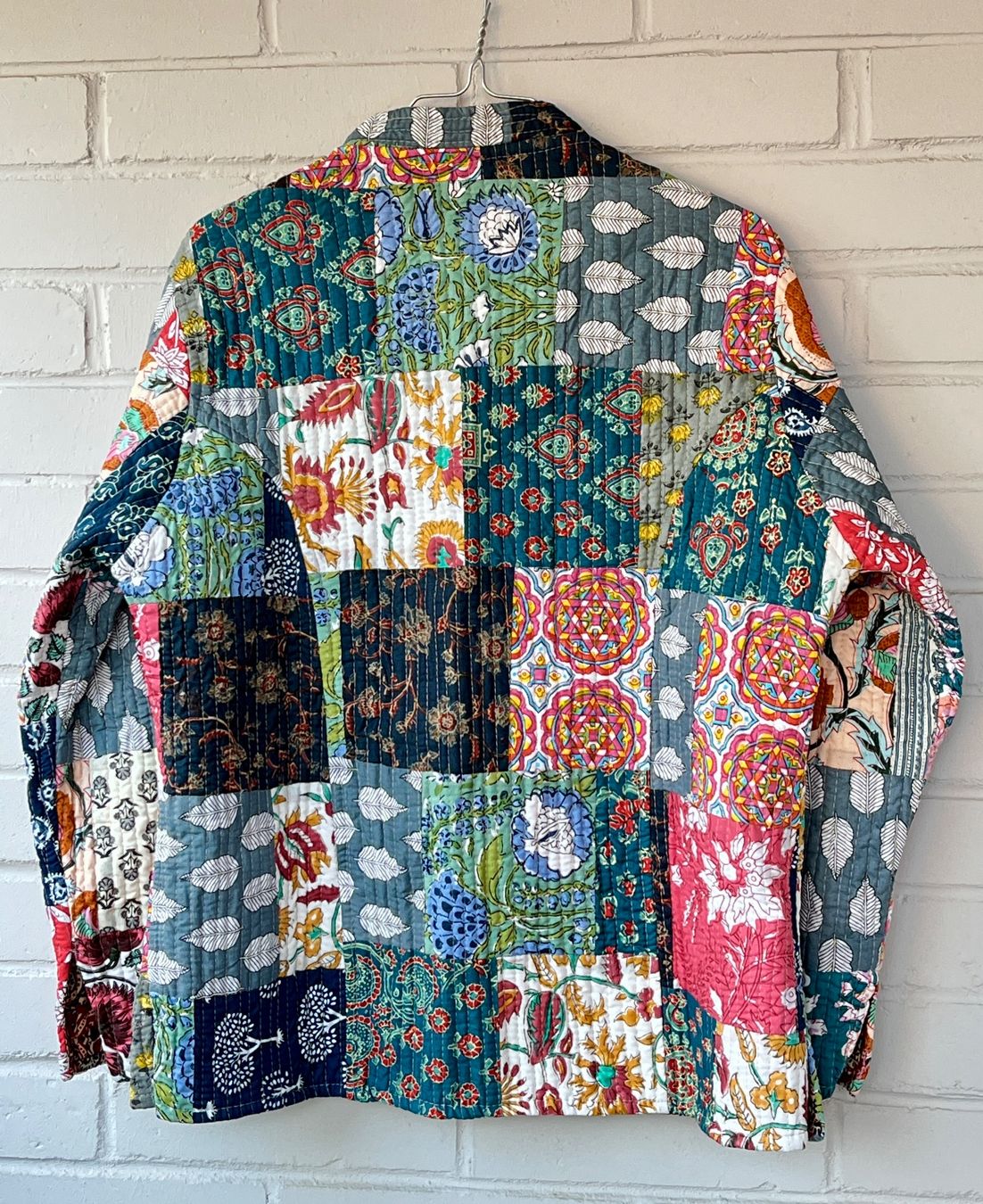 Giacche: Reversible Patchwork Jacket – Handmade in Jaipur India – Usato da Chiasso venduto da Pat_chuli 1