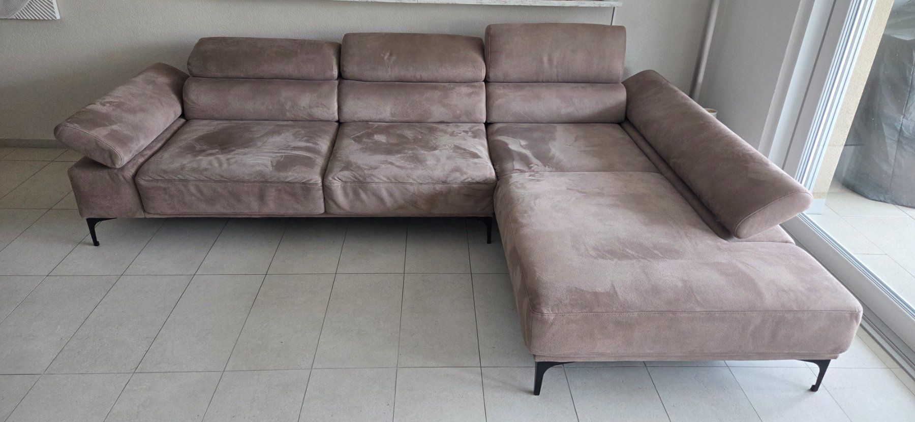 Livique Divani: Grosses Ecksofa, Top Zustand, Beige, und mit Fleckenschutz – Usato da Frauenfeld venduto da gab_r6wf