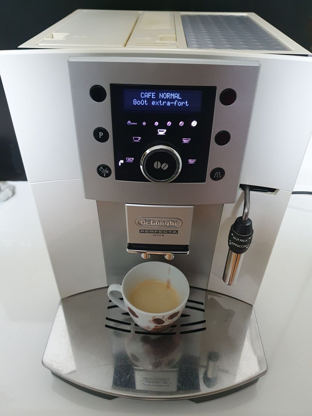 De'Longhi Macchine per caffè & Macchine per espresso: Machine à café De 'Longhi Perfectif Plus, bon état. – Usato da St-Maurice venduto da Giusy.74 1