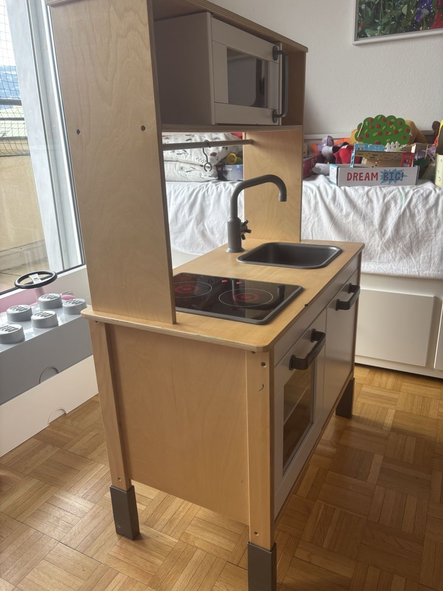 Ikea Giocattoli: IKEA Children’s Kitchen – Usato da Genève venduto da dcl_7j5w 5