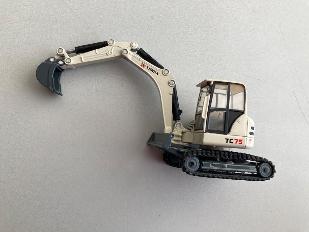 うのにもお得な Siku raupenbagger 3521 ミニカー