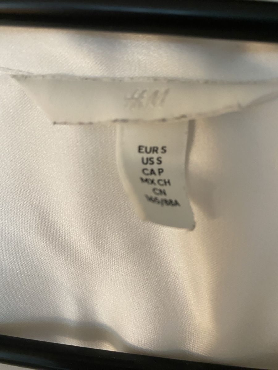 H&M Camicette: Bluse, oversize, festlich mit leichtem glanz – Usato da Eiken venduto da jessycat01 3