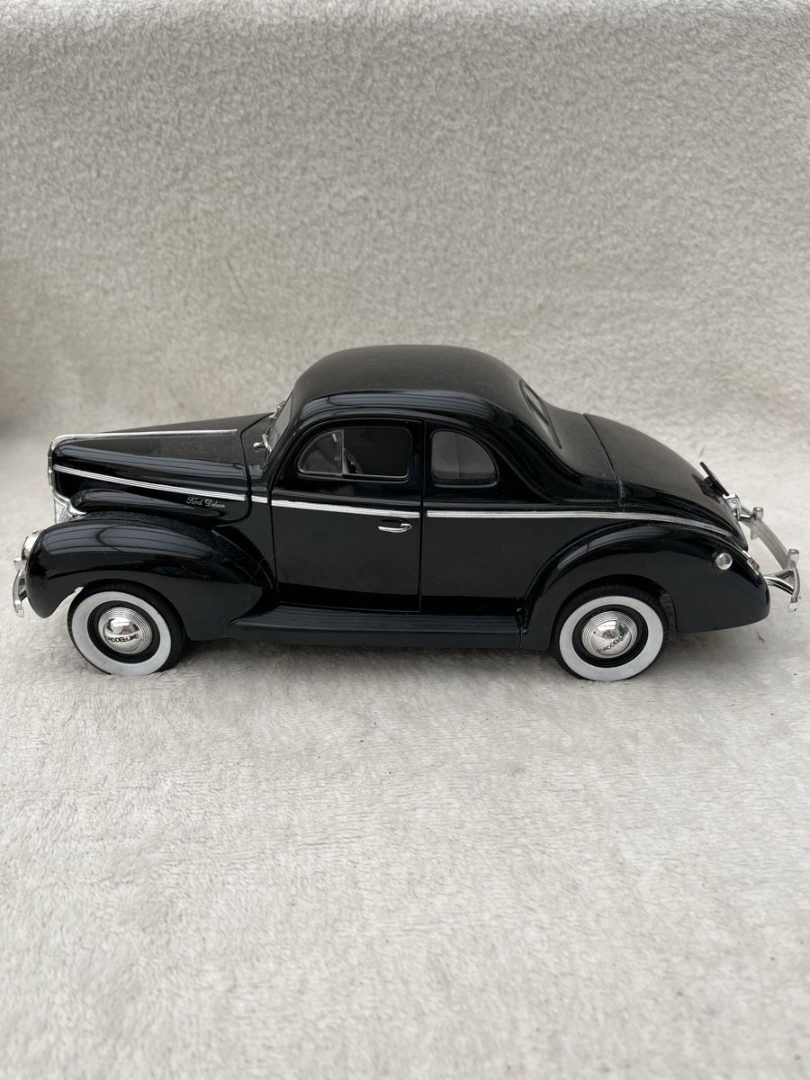 Ford Modellini d'auto: Ford Deluxe 1940 – Nuovo (secondo la descrizione) da Oberweningen venduto da mer_2yn9 5