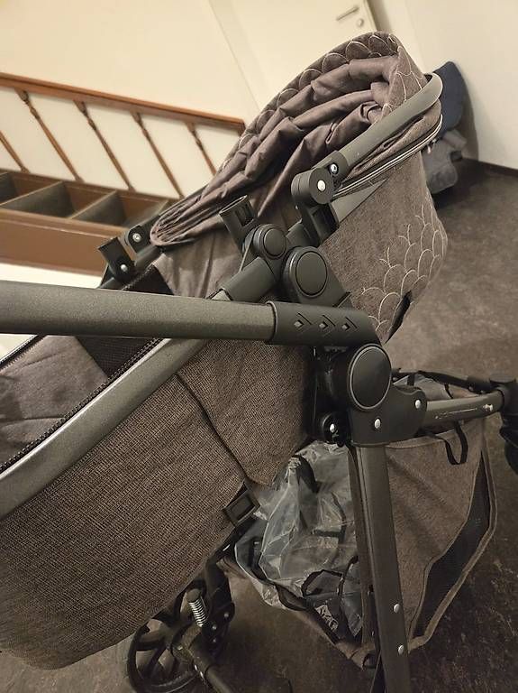 Kinderwagen: Kinderwagen und co. – Gebraucht aus Giswil von ana_5d66 3