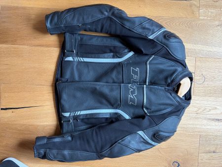 FLM Sports Leder Kombijacke 2.2 (Schwarz/Silber) – Gr. 52 –