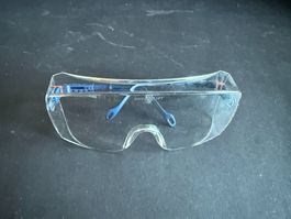 Schutzbrille von 3M mit verstellbaren Bügeln