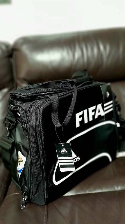 Adidas Borse: FIFA 2010 Adidas Tasche, neu – Nuovo e nell'imballaggio originale da Schwerzenbach venduto da Aura888 2