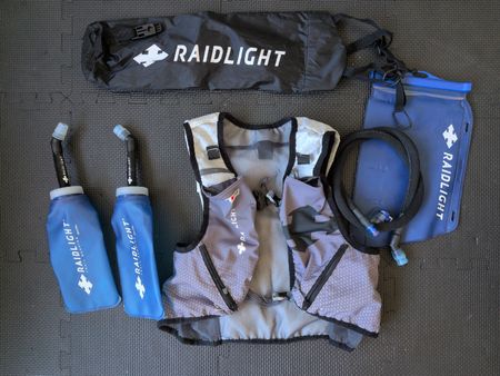 Raidlight ultralight 12L with accessories 