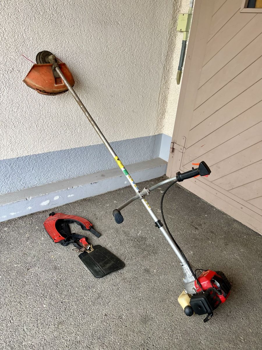 Tutti gli attrezzi: Rasentrimmer Benzin  Brush Gutter – Usato da Belp venduto da ch1999 5