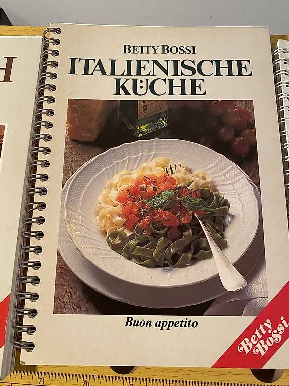 Libri: Betty Bossi Kochbücher  – Usato da Volketswil venduto da Ahot 2