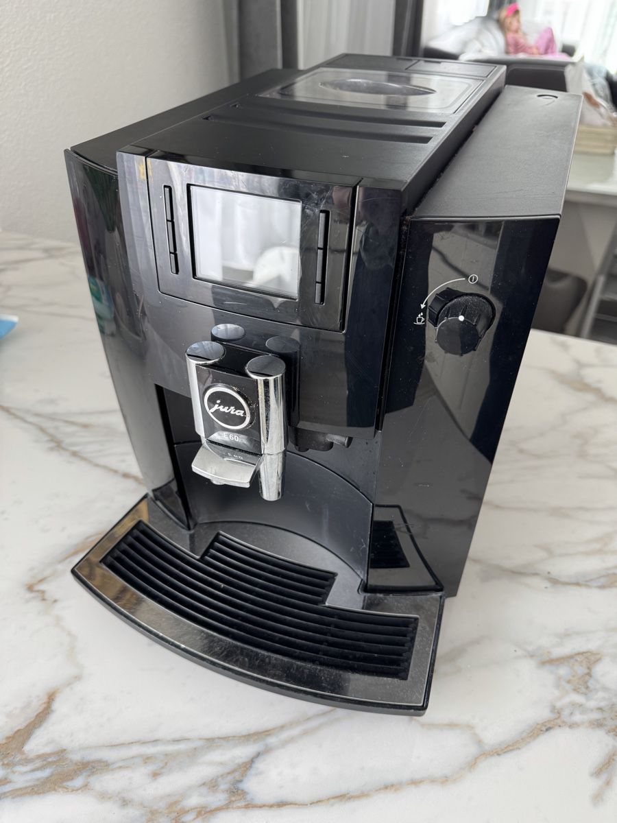 Jura Macchine per caffè & Macchine per espresso: Kaffeemaschine Jura E60 – Usato da Bülach venduto da MIM1990