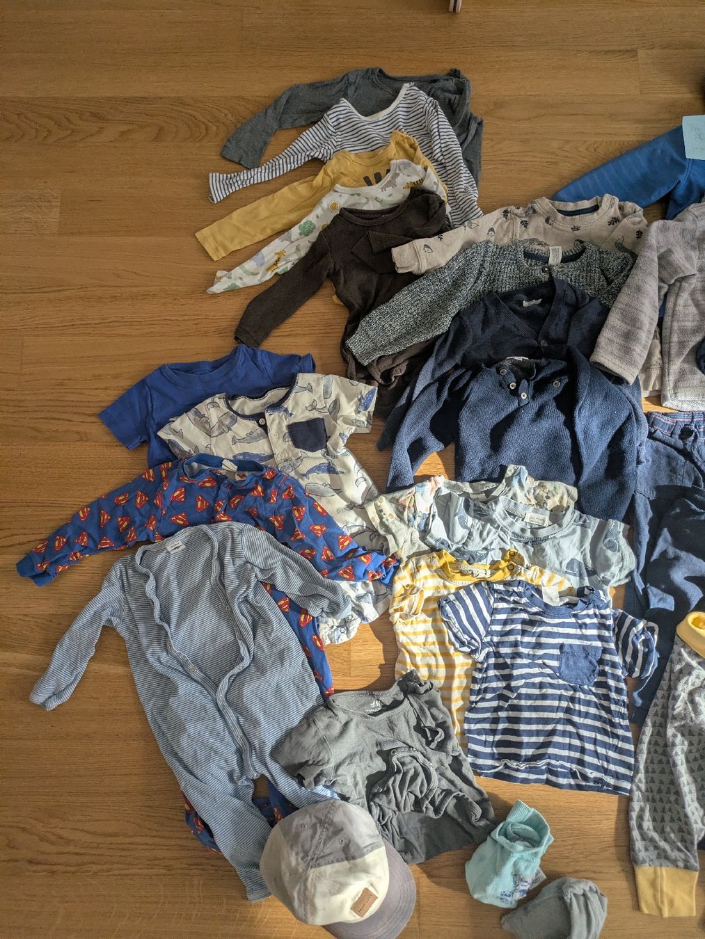 Ensembles coordonnés: Kleiderpaket Grösse 86 – D'occasion à Wädenswil par traviataa 2