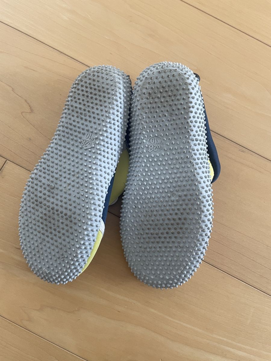 Scarpe per ragazzi: Badeschuhe Grösse 28 – Usato da Mönchaltorf venduto da Snoopy2002 1