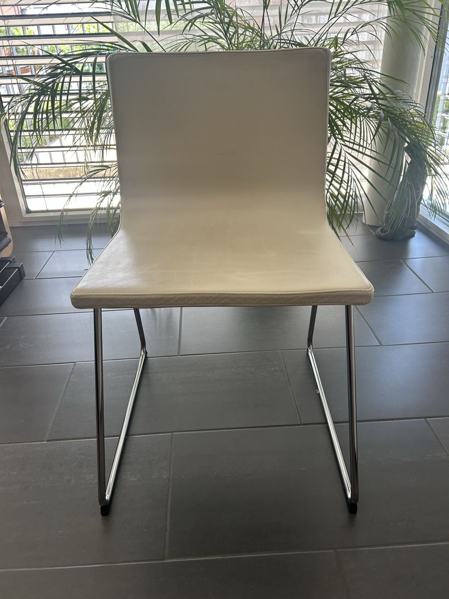 Stühle: Stuhl Creme Metallgestell modern gebraucht – Gebraucht aus Pfäffikon SZ von andi_dru 1