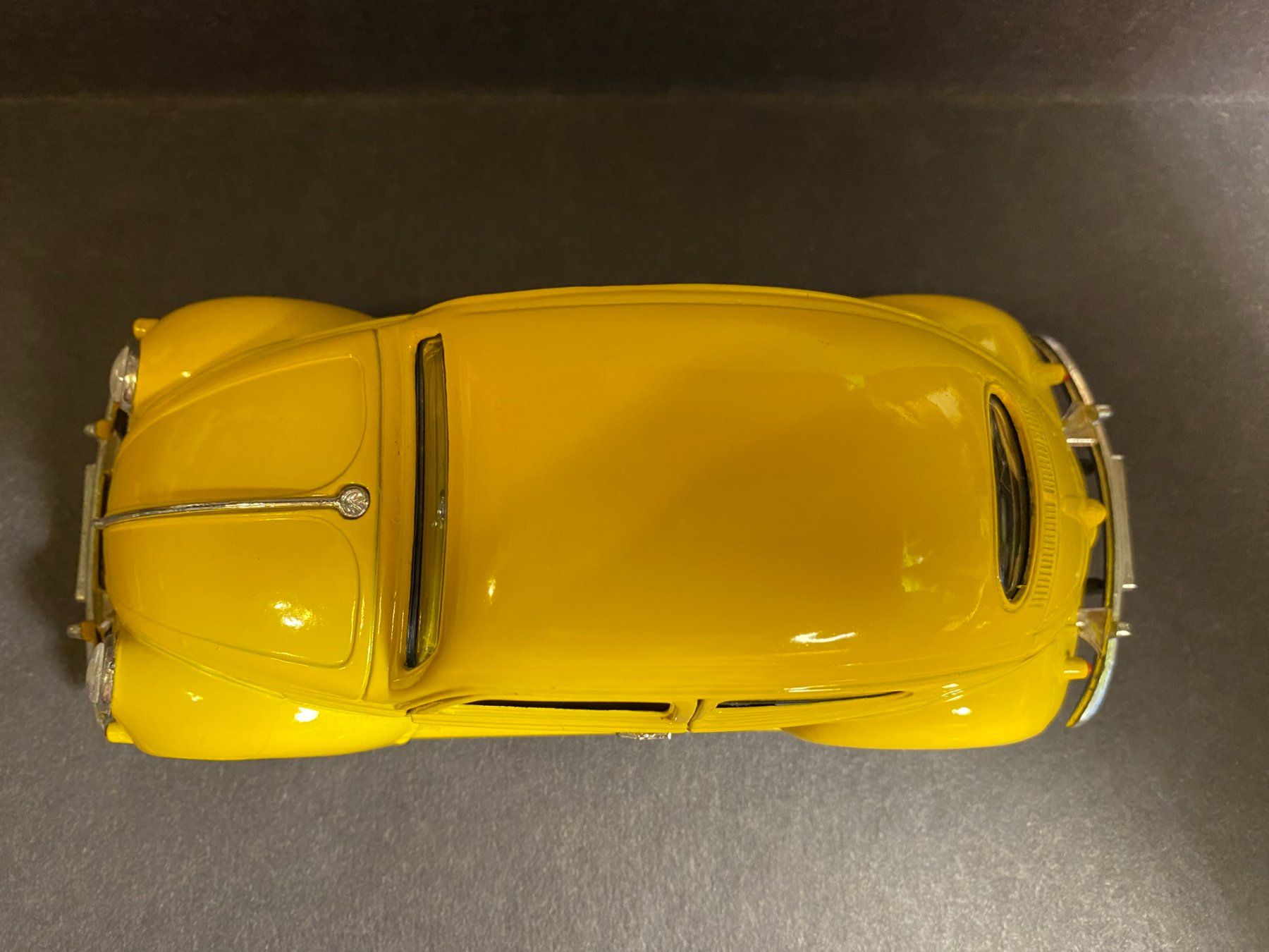 Volkswagen Modellautos: VW Oval Käfer 1:24 – Gebraucht aus Spiez von Mlandcruiser 8