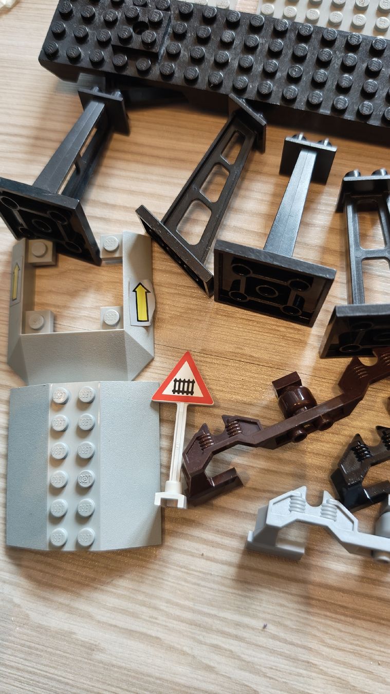 Lego Jouets: Lego Eisenbahn Teile gemischt – D'occasion à Effretikon par Superkarin7 5