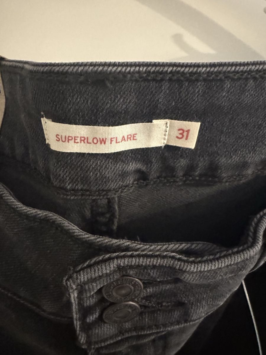 Levi's Jeans: Levi’s Jeans Superlow Flare Gr. 31/32 – Neu und originalverpackt aus Felben-Wellhausen von Formel1urs1970 4