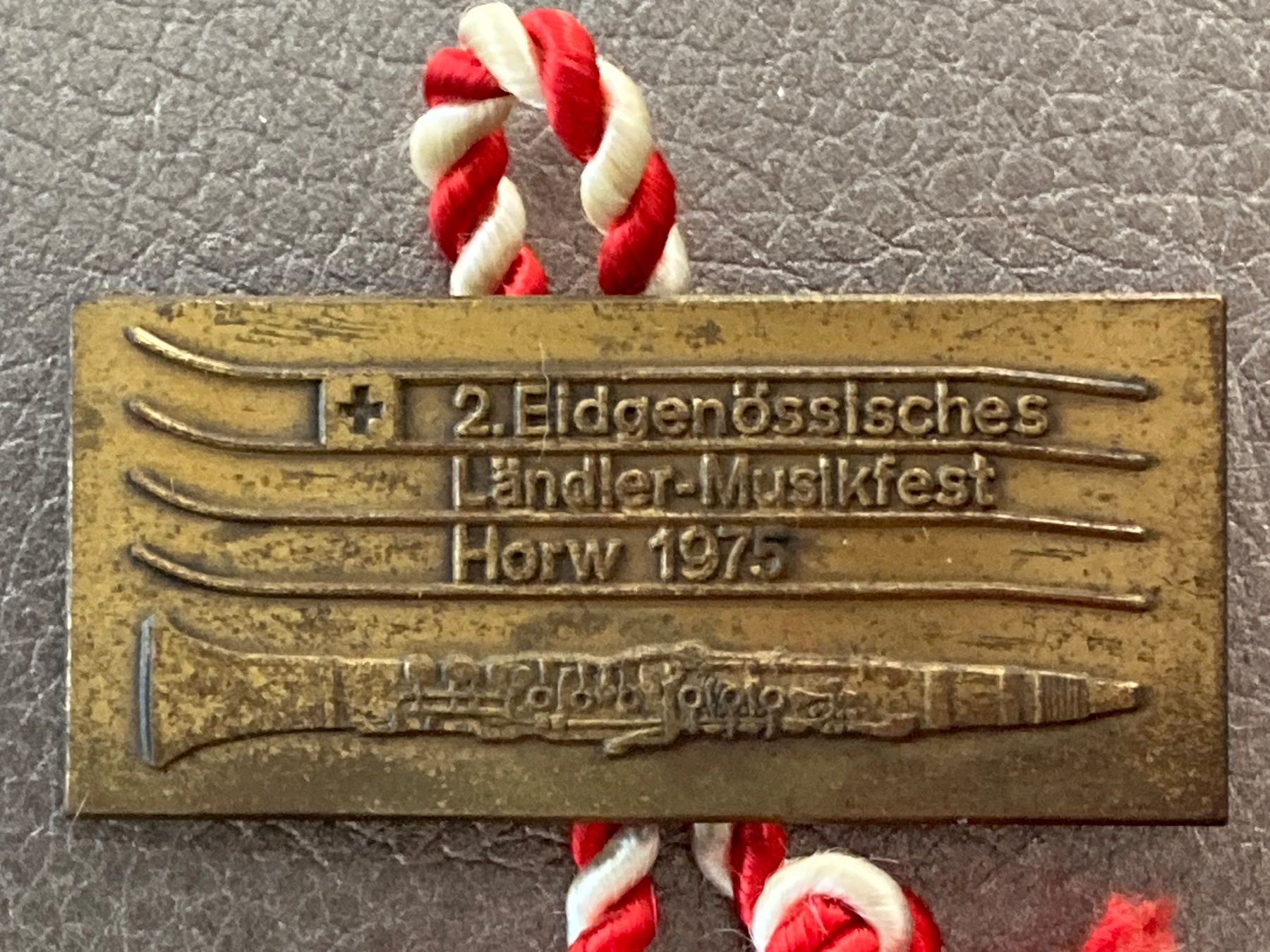 Placchette & Badge: Musikfest Plakette Horw 1975 – Usato da Horw venduto da adler65 1