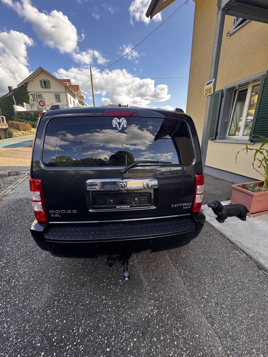 Dodge Autos: Dodge Nitro 4.0 V6 mit AHK – Gebraucht aus Huttwil von dan_lty8 2